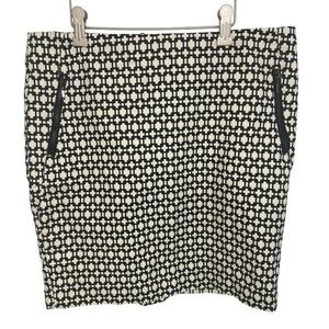 KENAR BLACK WHITE PRINT COTTON SPANDEX BLEND MINI SKIRT, ZIP POCKETS, SIZE 8